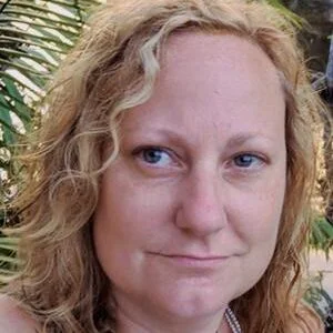 Picture of Andrea Groves