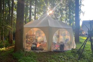amy-isakov-tent-event-2020